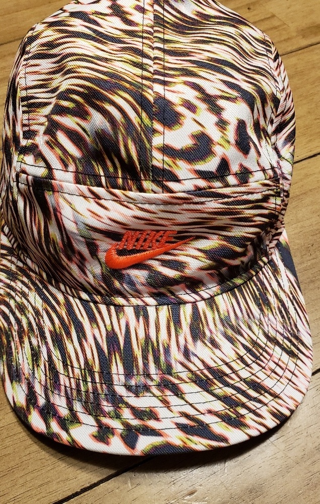 NWOT Nike 5 Panel Hat